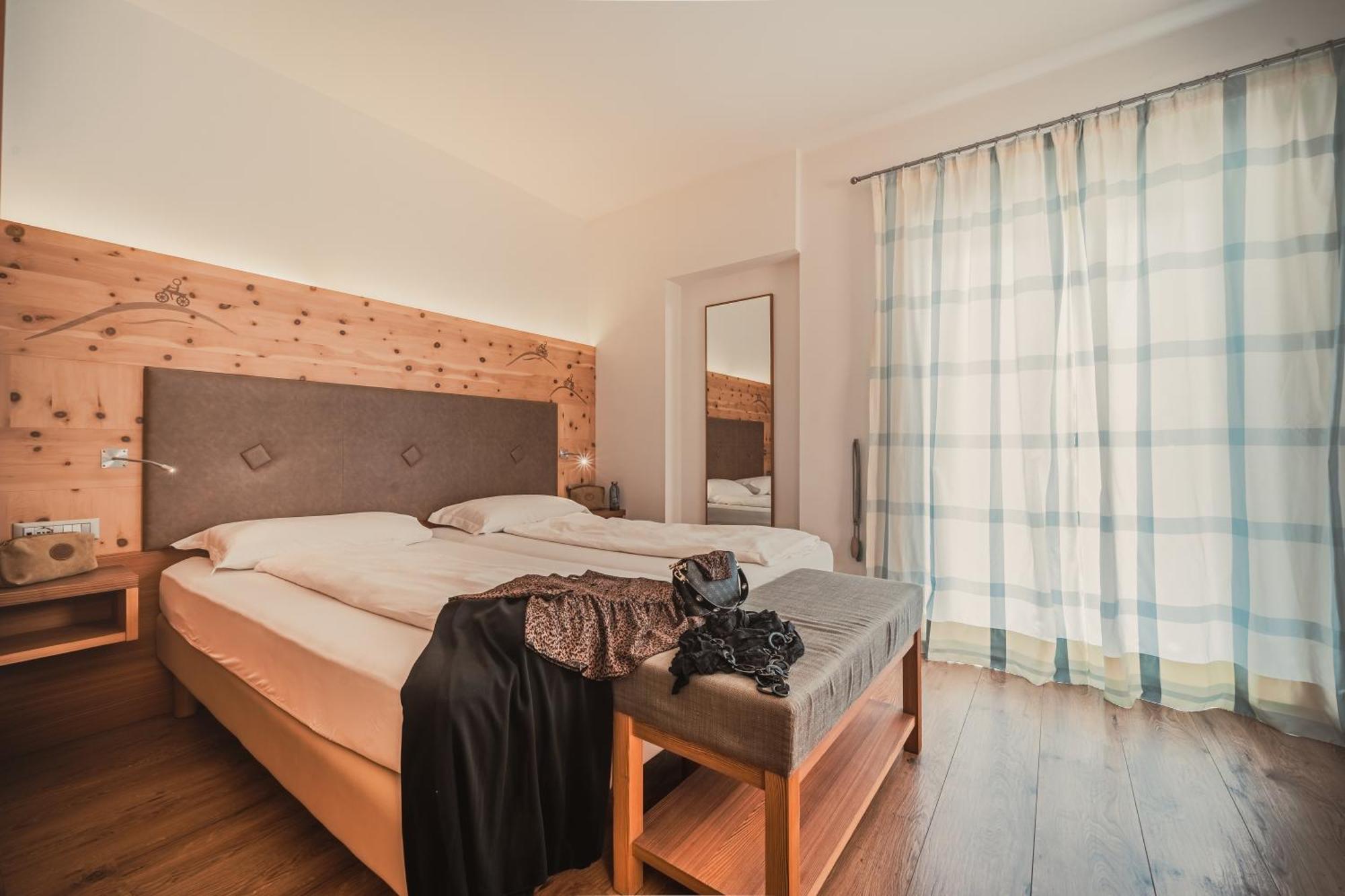 Cristallo Sport & Wellness Hotel Levico Terme Quarto foto